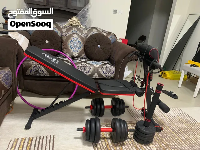 Bench and Dumbbells almost new for sale in Ras Al Khaimah