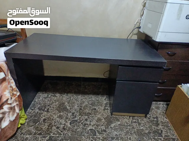 مكتب اسود حجم كبير