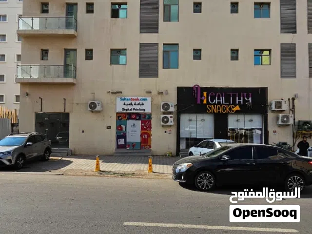 للايجارمحل ف بوشرشارع الكليات قريب من الضيعه اللبنانيه موقع حيوي و مميز - Shop For Rent