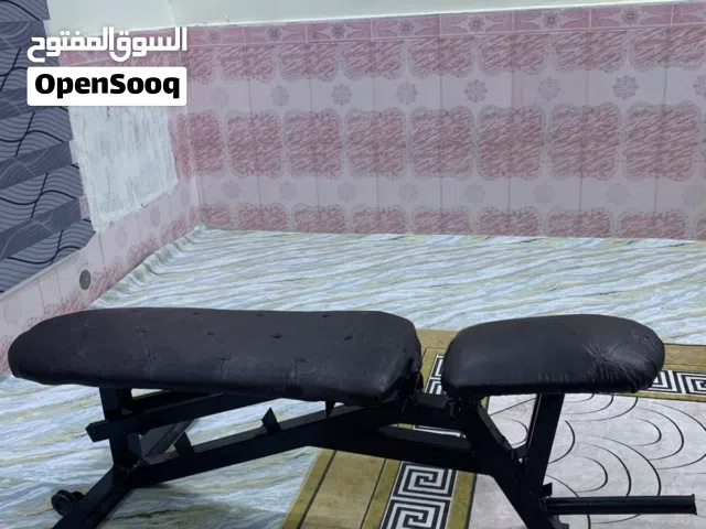 مصطبه ثلاث مستويات مستوي وأعلى وكرسي