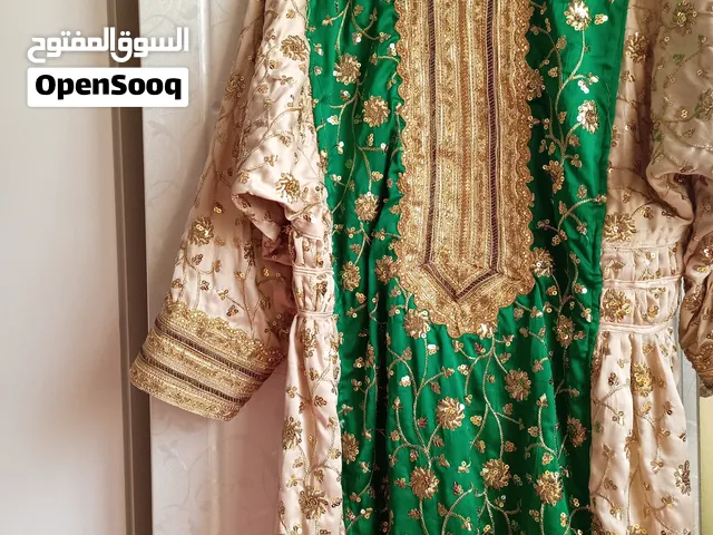 بلوشية طويلة جديدة للبيع نوع الخام برسيم مطرز لون اخضر وبيج