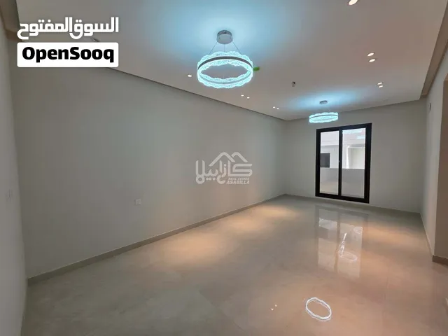 شقة جديدة بتشطيب راقٍ ومساحات رحبة وبلكونات متعددة