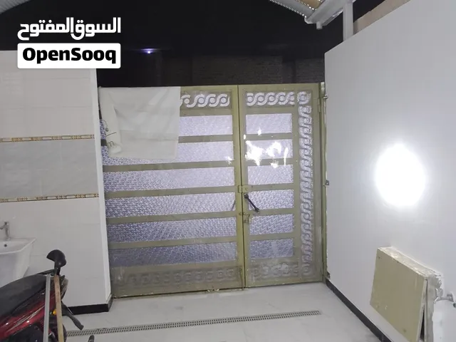 بيت للايجار في البصره منطقة حي بغداد خلف مجلس المحافضة بيت جديد يتكون من غرفتين +هول +ديوان +مطبخ+