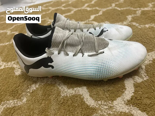 حذاء كرة قدم بوما  للعشب الطبيعي وصناعي من السويد السعر الأصلي 26 ريال السعر الخالي 10 ريال  مقاس 42