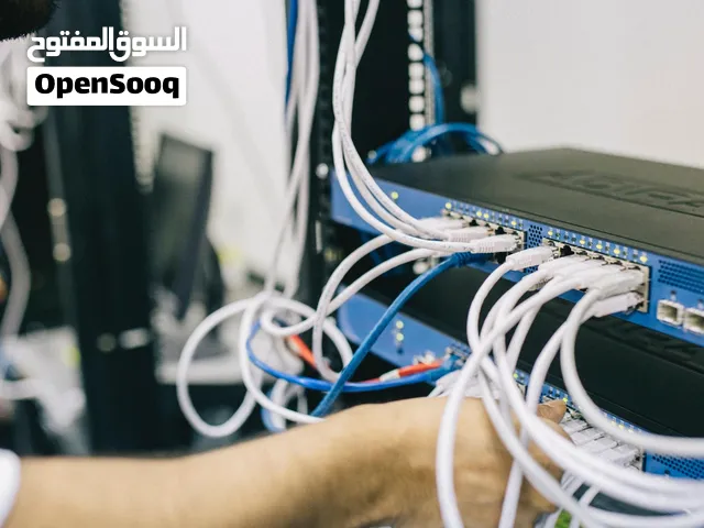 فني شبكات كمبيوتر سلكية ولا سلكية و كميرات مراقبة بجميع انواعها