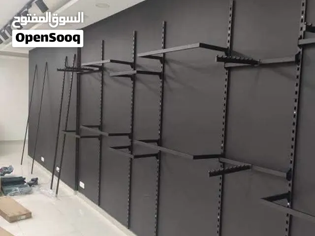 عفش محل كامل لون اسود مستعمل لمده قصيره اقل من 6 اشهر شبه جديد يصلح لمحل مساحته 10متر ب 4متر  بالاضا