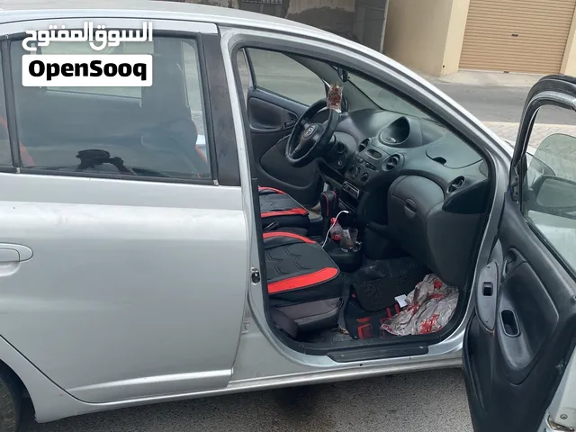 Toyota echo 2005 come and check window glass has little problem otherwise everything is good
