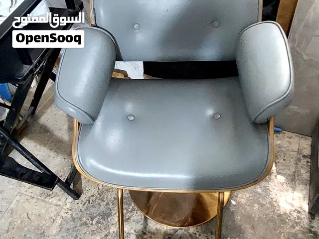 كرسي شعر  كرسي مك اب مغسله فوق التب تركيب الصبغات مغسلتين دائري للرجلين  مغسله لليدين
