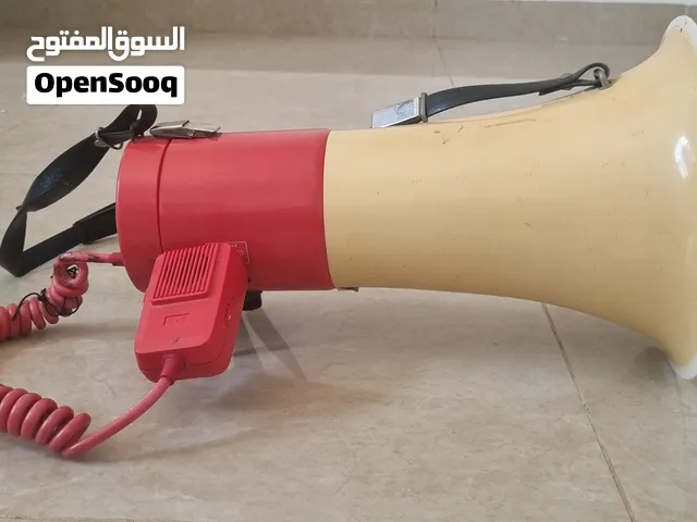 مكبر صوت محمول / ميجافون مع ميكروفون وحزام