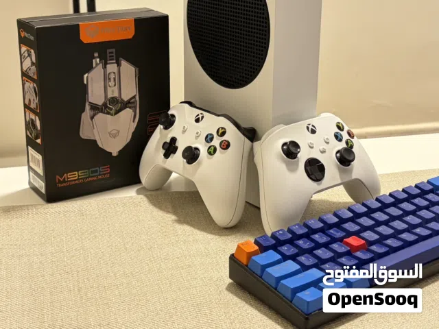 Xbox series s للبيع مع جميع ملحقاتها