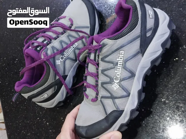 حذاء رياضي للمشي والجري والهايكنغ نوع كولومبيا columbia جديد غير مستعمل مقاس39مقاوم للماء قابل لتنفس