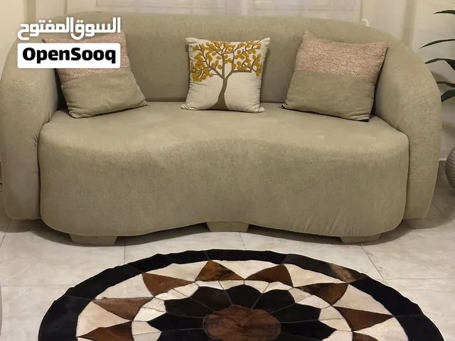 سجاد جلد بقر طبيعي مشغول يدوي بالكامل مستور خصيصا ل Rugtiq
