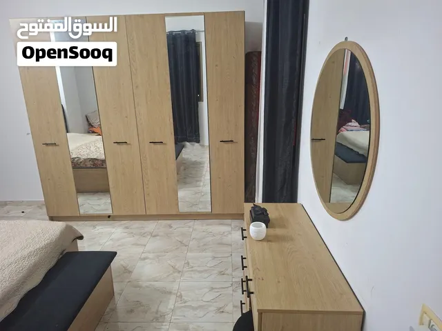 غرفة نوم تفصيل خشب ممتاز  استخدام بسيط جدا