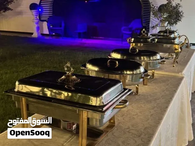 اواني بوفيه للاجار اليومي 6 صحون (4 ساده + 2 مقسم) ويشيل 8 أصناف من الوجبات الطقم كامل ب 20 ريال
