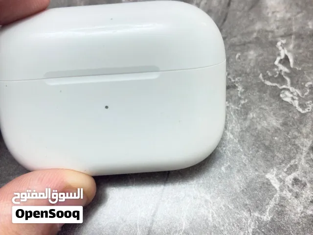 للبيع سامعه AirPods Pro السماعه ممتازه وصوتها زين وشغال بس الصوب اليسار يبيله بطاريه عشان تشتغل