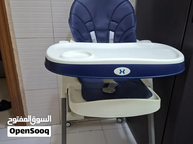 كرسي طعام يثلاث مستويات