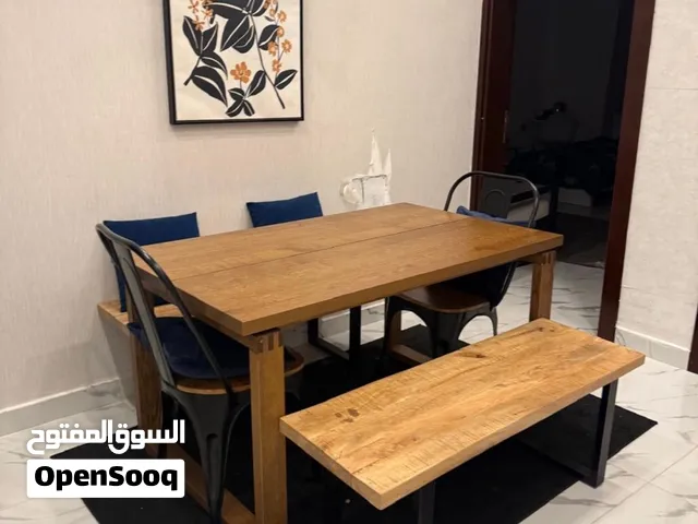طاوله طعام شبه جديده