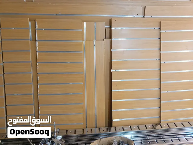 أثاث بوتيك كبير جدا شبه جديد استخدام بسيط جدا