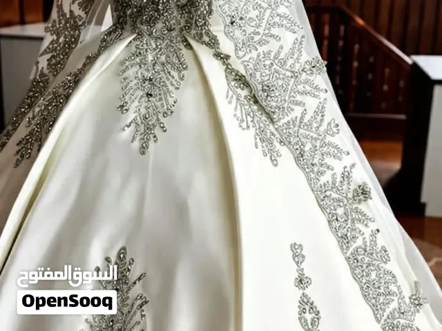 فستان زفاف للبيع