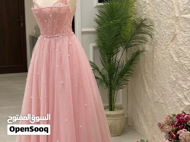 فستان خطوبة او مهر من برايدل گلري يلبس ميديم و لارج