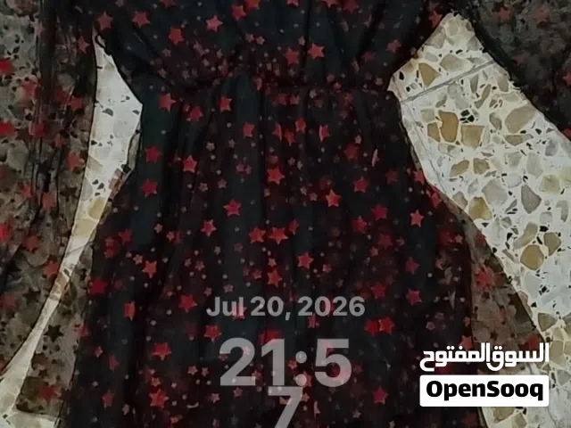 فساتين قصيرة بحالة ممتازة، استعمال خفيف ونظيفة جدًا. المقاسات ميديم لا يوجد عيوب او تلف والسعر مناسب