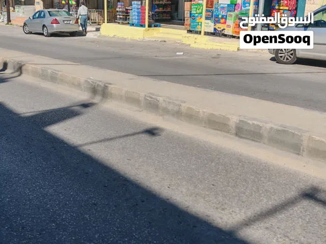 مستودع  للإيجار 3طوابق اسمنتية ودرج اسمنتي  ومبللطة  للإيجار