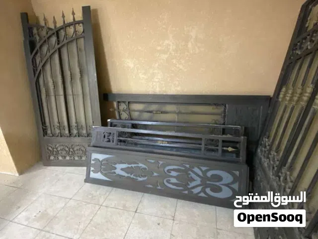 نشتري جميع انواع الابواب و الشبابيك والحميات والدربزينات بما يرضي الله