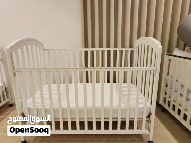 سرير أطفال قابل للتعديل مناسب من عمر 0 الى 5 سنوات