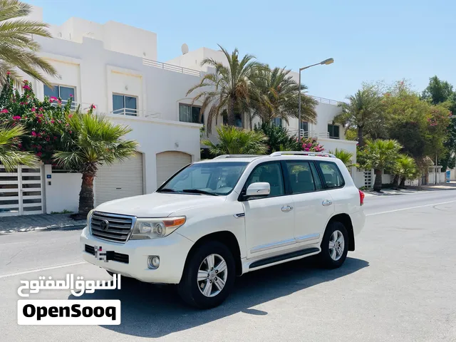 TOYOTA LAND CRUISER GXR V8 2013 MODEL FOR SALE...