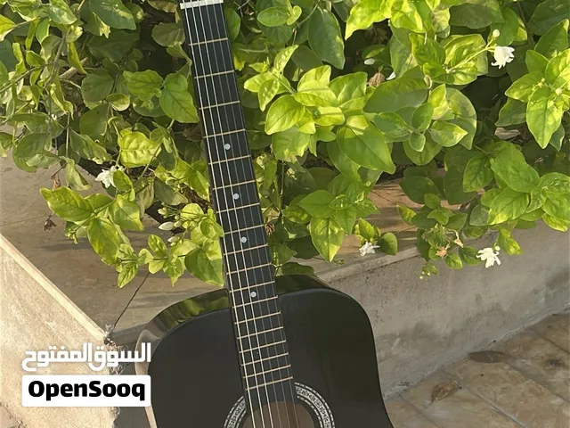جيتار كلاسيكي اسود