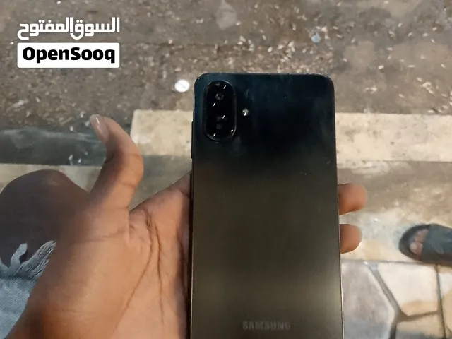 نضيف يبي شاشه الهاتف نيضف جداA07