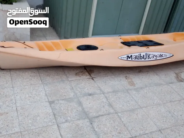 قارب كاياك بحالة ممتازة ، لشخصين ، السعر : 950