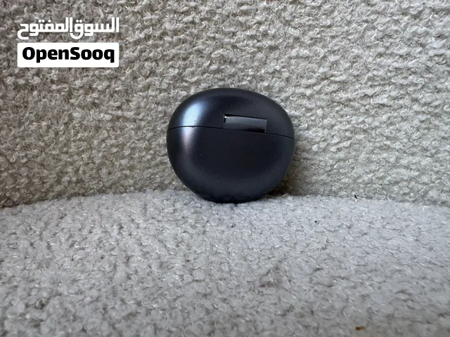 سماعات فري كليب 1عليه خدوش مره كثير ولكن يعمل بشكل طبيعي جدا وصوت واضح جداً