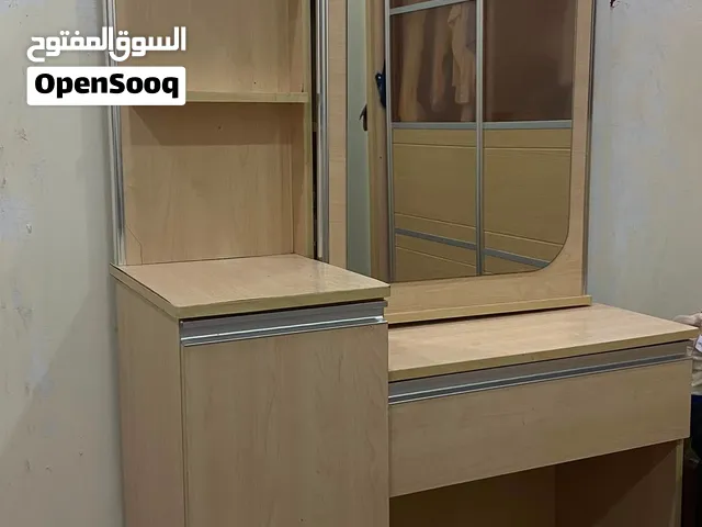 تسريحة عصرية عملية لغرفة النوم
