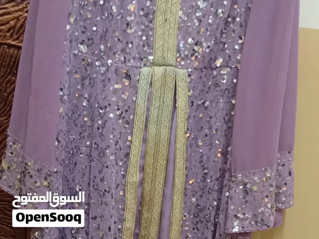 اثواب خليجيه. مناسبة للعروسات.