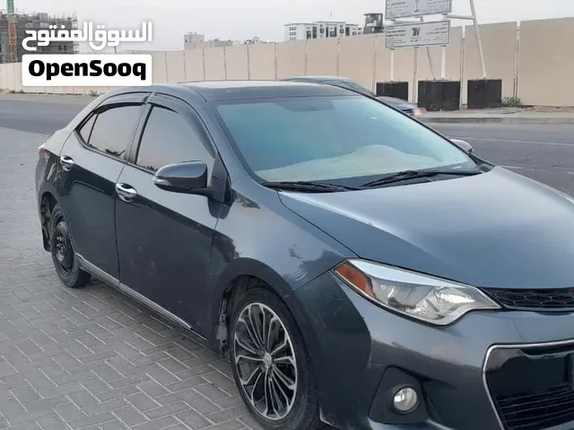 2016 Toyota Corolla Sport Sedan with Sunroof and Advanced Safety Features in Blue