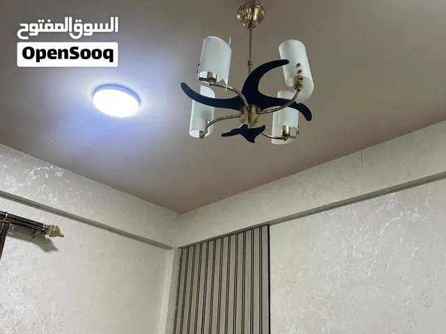 ثريات إناره سقفية بحالة جيدة جداً وكل زوج من الثريا السعر 50 ألف
