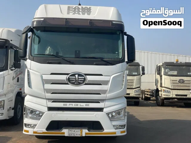 Truck for Sales Demo Cars (Used) J7 6x4 (Air Suspension)-2024 (تعليق هوائي) شاحنة رأس تريلا