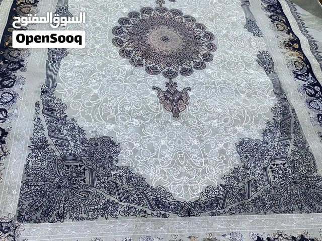 بديل سجاد بالوان متعددة  جميل جدا جديد وغير مستعمل ترندي وعملي جدا