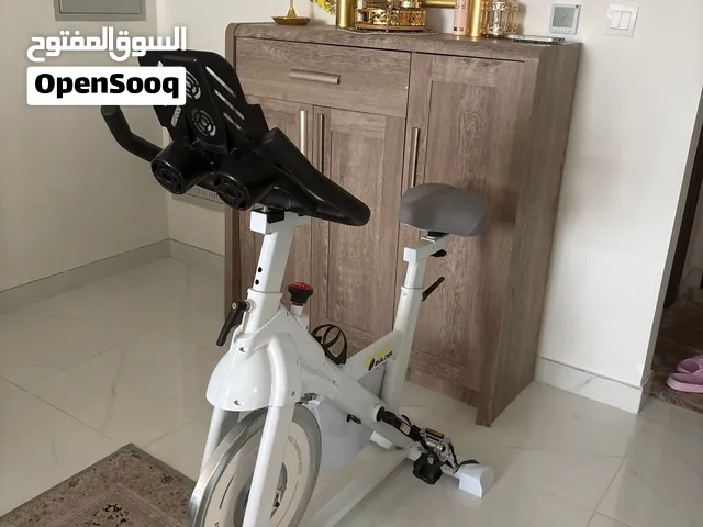 دراجه رياضيه للتمرين الياقيه والاستعمال اليومي وللتمارين الجم واللعاب القوه