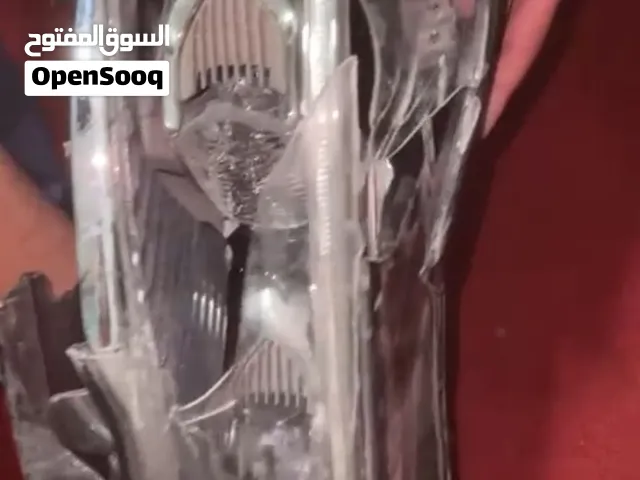 ضوء فورد فيوجن تيتانيوم بحاجه لغيار زجاجه فقط وحشوة الضو كامله سليمه.