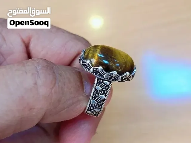 خاتم نادر بصياغة نادرة