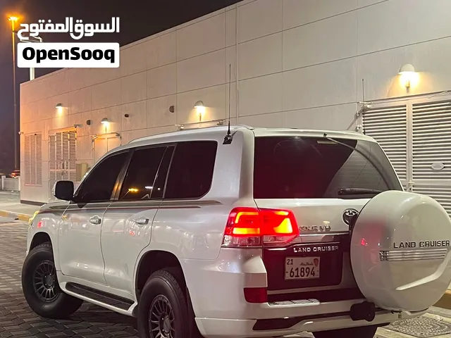 Used Toyota Land Cruiser in Dubai