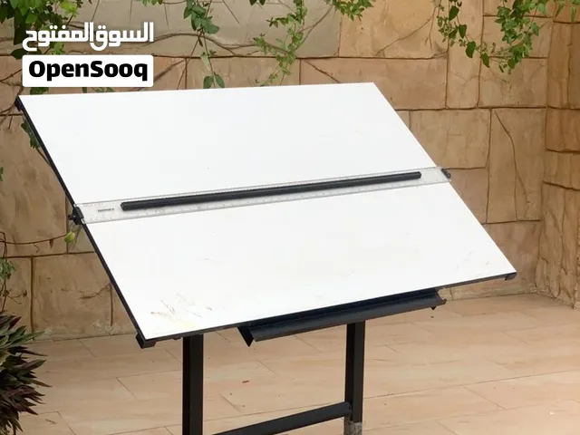 طاولة رسم هندسي
