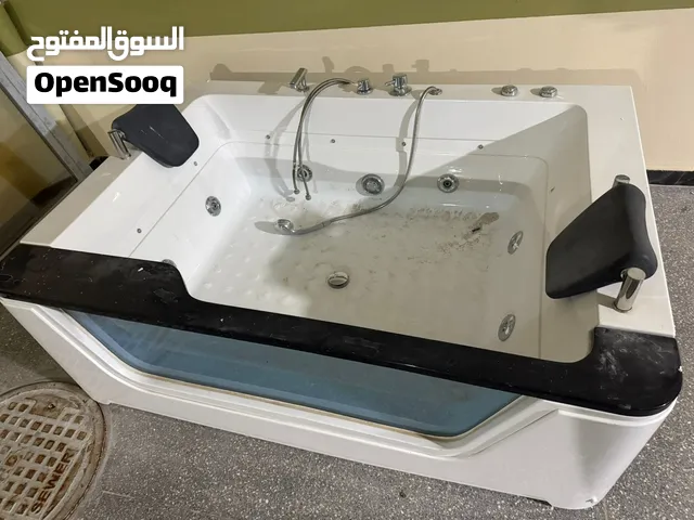للبيع جاكوزي جديد + مغاسل حديثة + ابواب شورات + مرايا + باب المنيوم