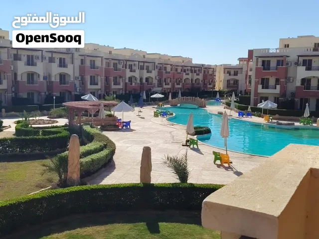 شاليه إيجار بقريه لاسرينا العين السخنه ثلاث غرف واثنين حمام  من المالك أجمل موقع بالقريه