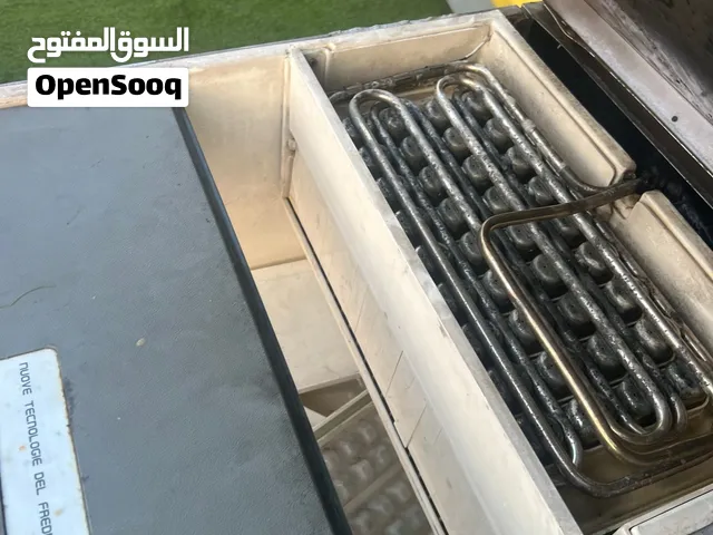 للبيع ايس ميكر خربان مايشتغل غير معروف المشكله صرله فتره واقف يحتاج صيانه وتنظيف. عق سعرك