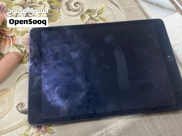 للبيع ايباد ابل مع ننتيندو سويتش لايت مع شريط فيفا 23 للننتيندو بسعر 600 درهم