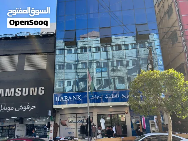 مكاتب للايجار بمساحات مختلفه الزرقاء شارع السعاده نفس عمارة البنك العربي الاسلامي