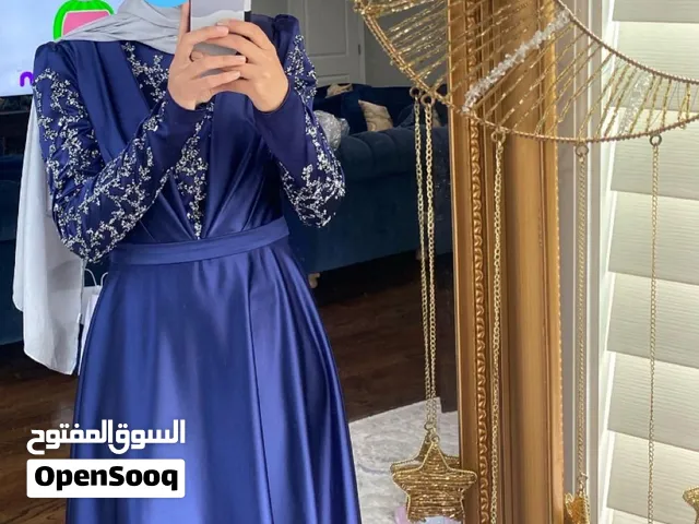 فستان كتير بيجنن عل لبس  من امريكا الي بدها تتوصل معي  ملبوس مرا بس